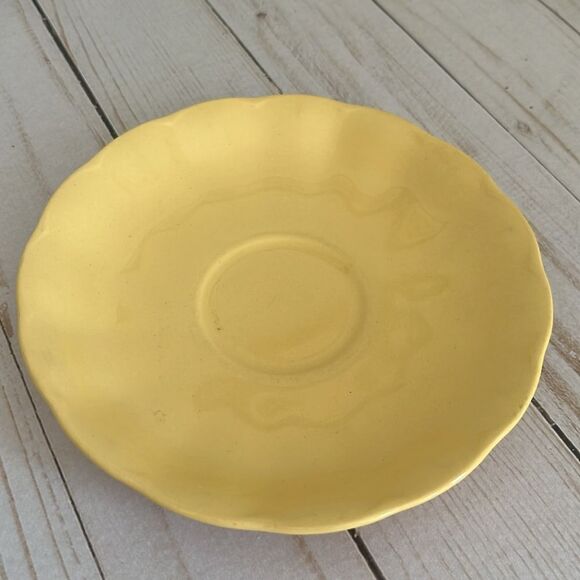 1950s Grindley Laburnum (yellow) Petalware teacup and saucer. - Picture 4 of 7